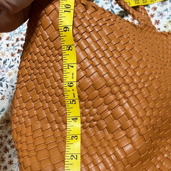 Woven Tan Tote Bag - Picture 3 of 6